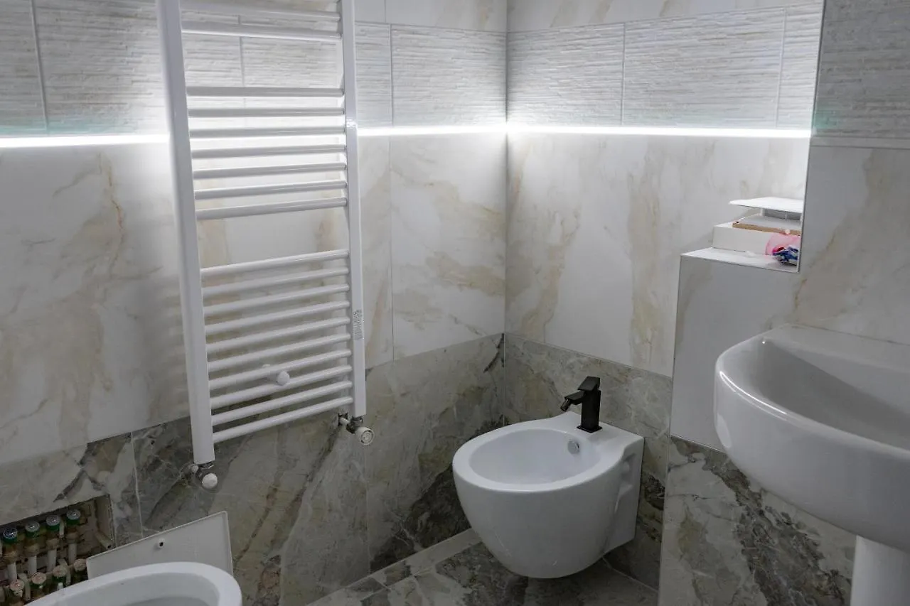 Palazzo Novecento Centro Storico Bed & Breakfast Lecco 0*,